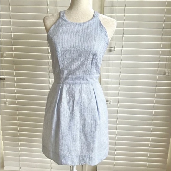 Dresses & Skirts - Elegant Light Blue Sleeveless Dress